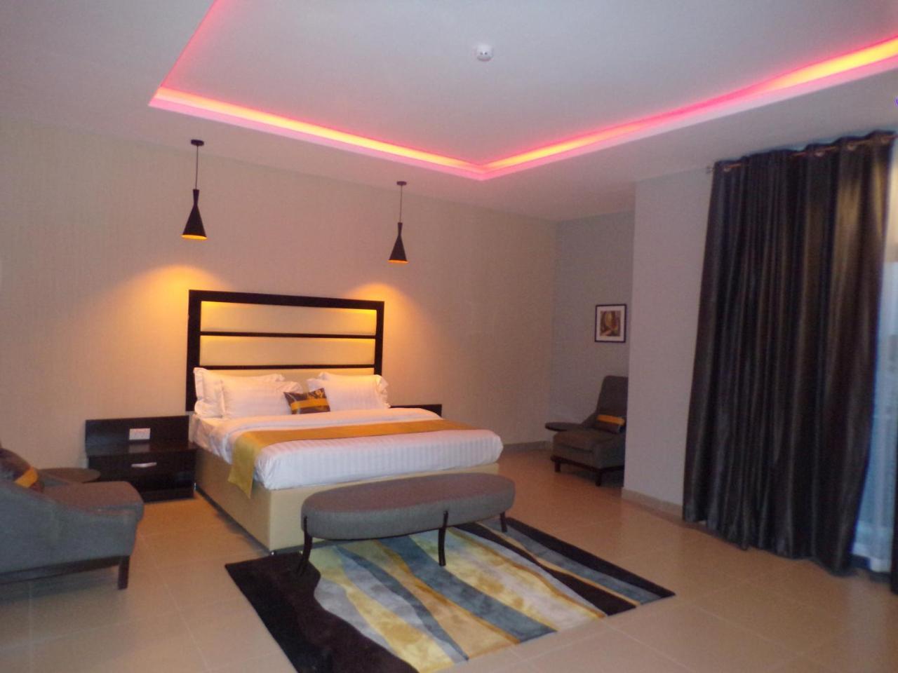 The Mayhill Lekki Buitenkant foto